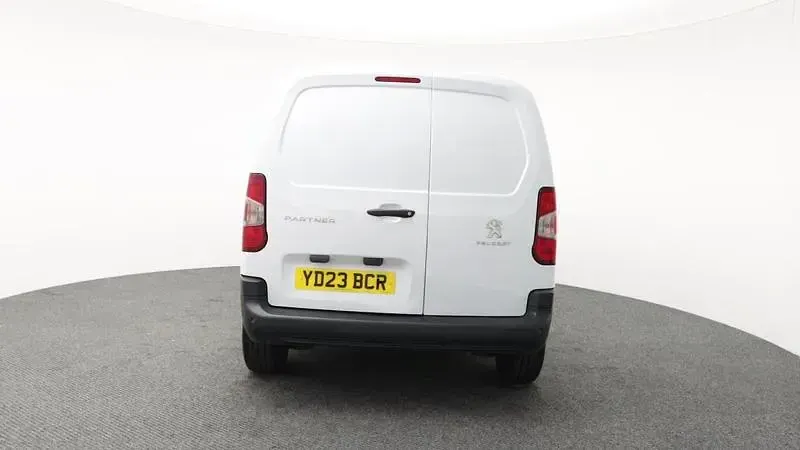 Used Peugeot Partner Premium 131 HP (96 kW) 2023 White MPV