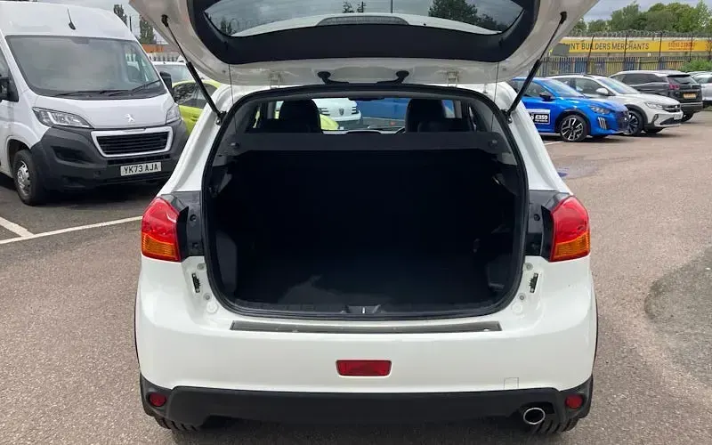 Used Mitsubishi ASX 114 HP (83 kW) 2016 White SUV