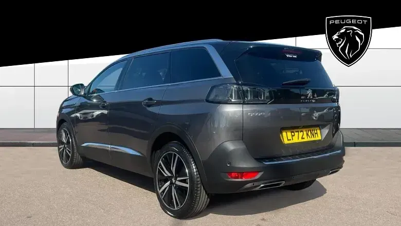 Usado Peugeot 5008 Premium 131 HP (96 kW) 2022 Cinzento SUV