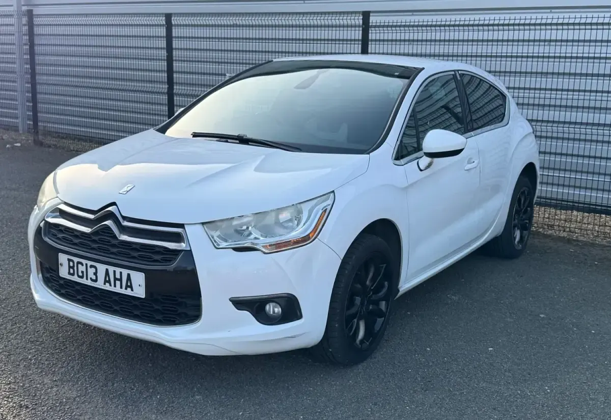 Begagnad Citroën DS4 2013 Vit Halvkombi