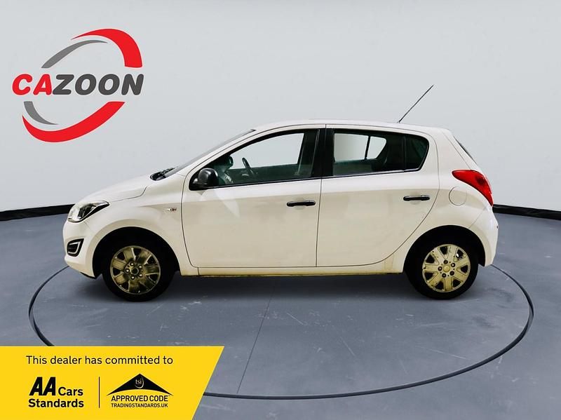 Used Hyundai i20 Classic 2013 White Hatchback