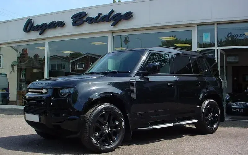 Used Land Rover Defender 249 HP (183 kW) 2023 SUV
