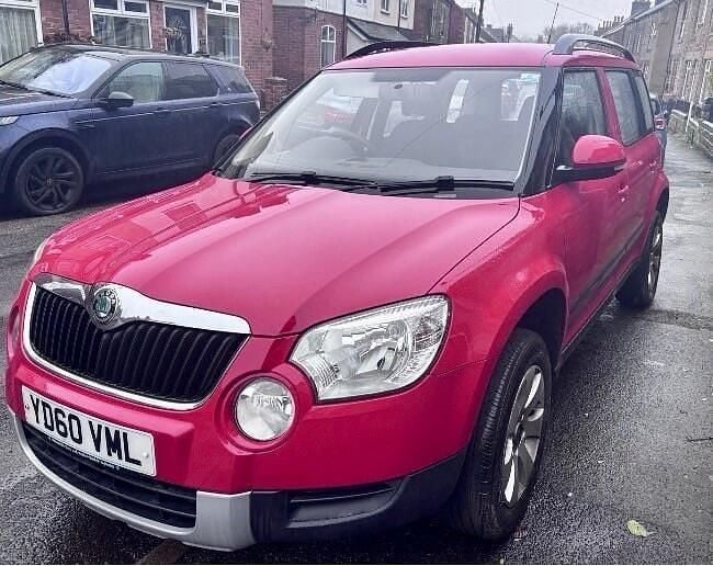 Red Used 2010 Skoda Yeti SUV | £4,495 (Good price) - Image 1/3