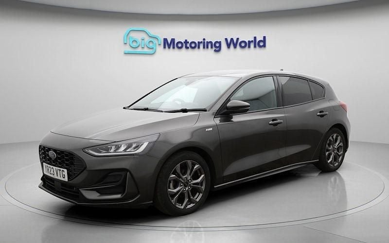 Used Ford Focus ST-Line 125 HP (91 kW) 2023 Grey Hatchback