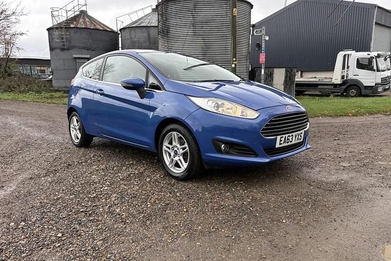 Used Ford Fiesta Zetec 82 HP (60 kW) 2013 Blue Hatchback