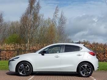 Begagnad Mazda 2 Homura-Aka 90 HK (66 kW) 2024 Silver Halvkombi