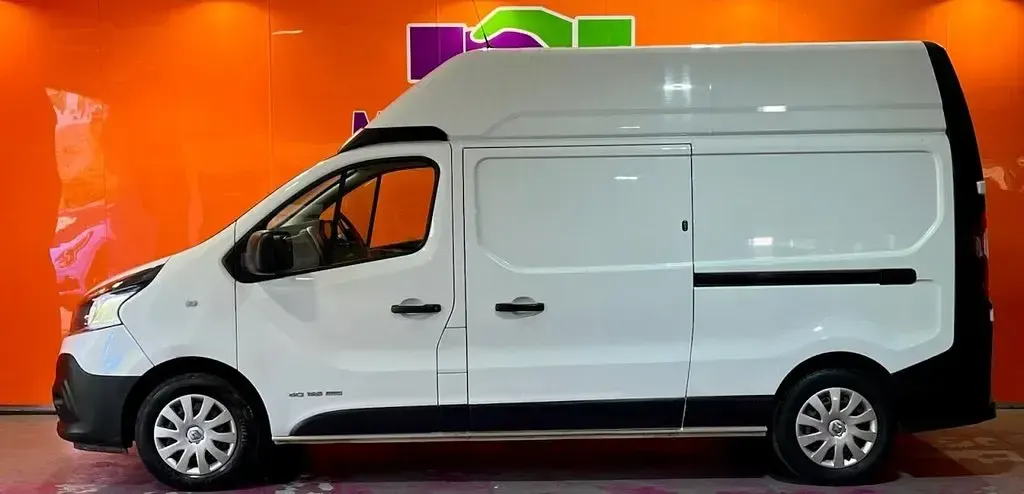 Used Renault Trafic Business 2017 White MPV