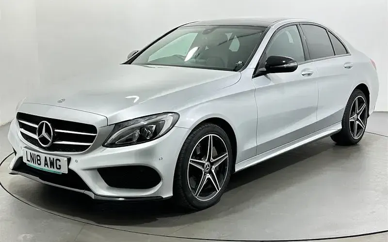 Usado Mercedes C250 AMG Line Premium 204 HP (150 kW) 2018 Prateado Sedan