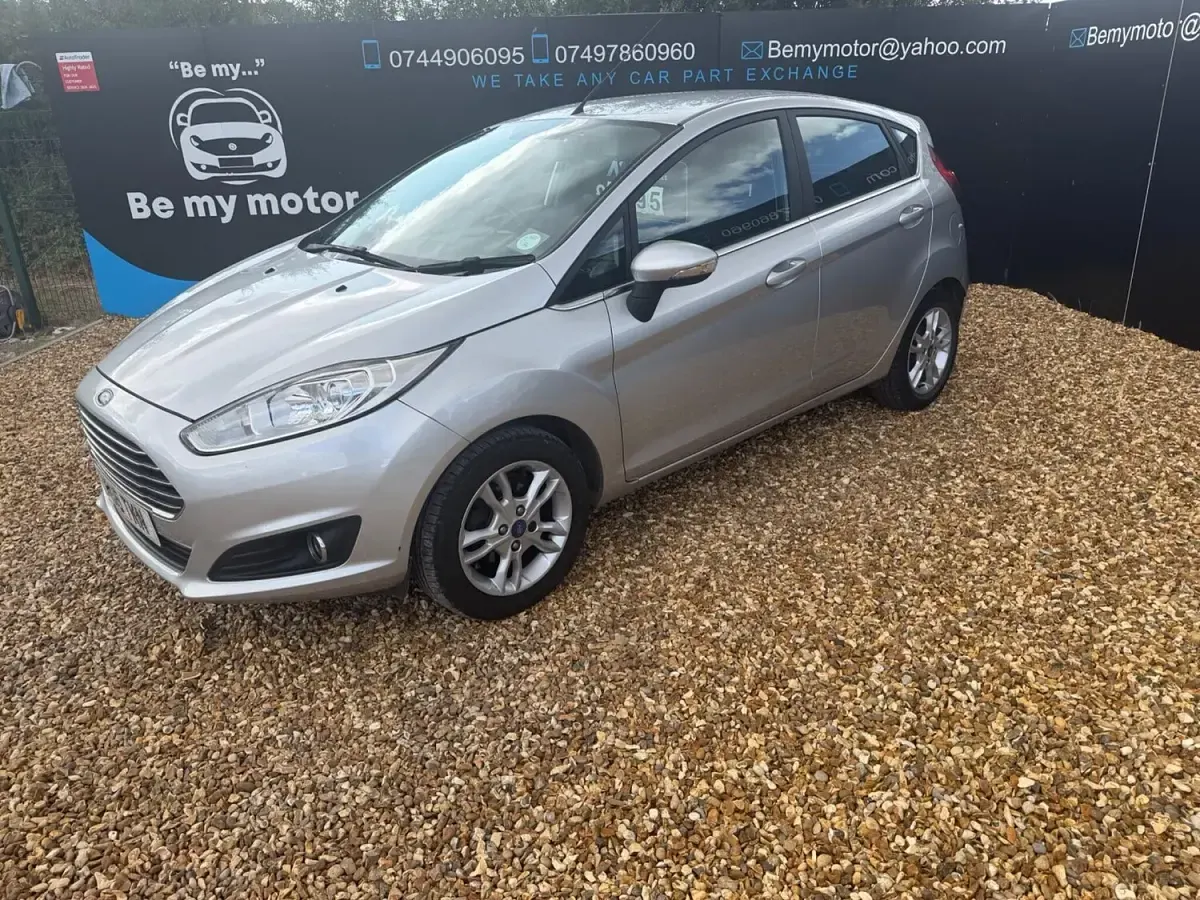 Used Ford Fiesta Zetec 98 HP (72 kW) 2015 Silver Hatchback