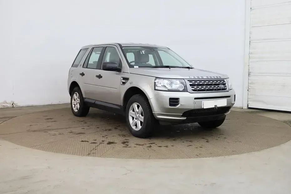 Used Land Rover Freelander 2 S 150 HP (110 kW) 2012 Gold SUV