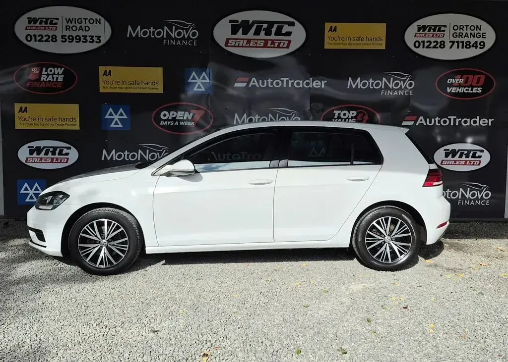 Used VW Golf VII SE 125 HP (91 kW) 2017 White Hatchback