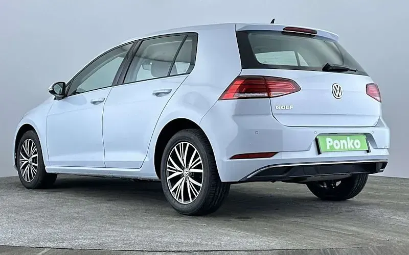 Used VW Golf VII SE 116 HP (85 kW) 2018 Silver Hatchback