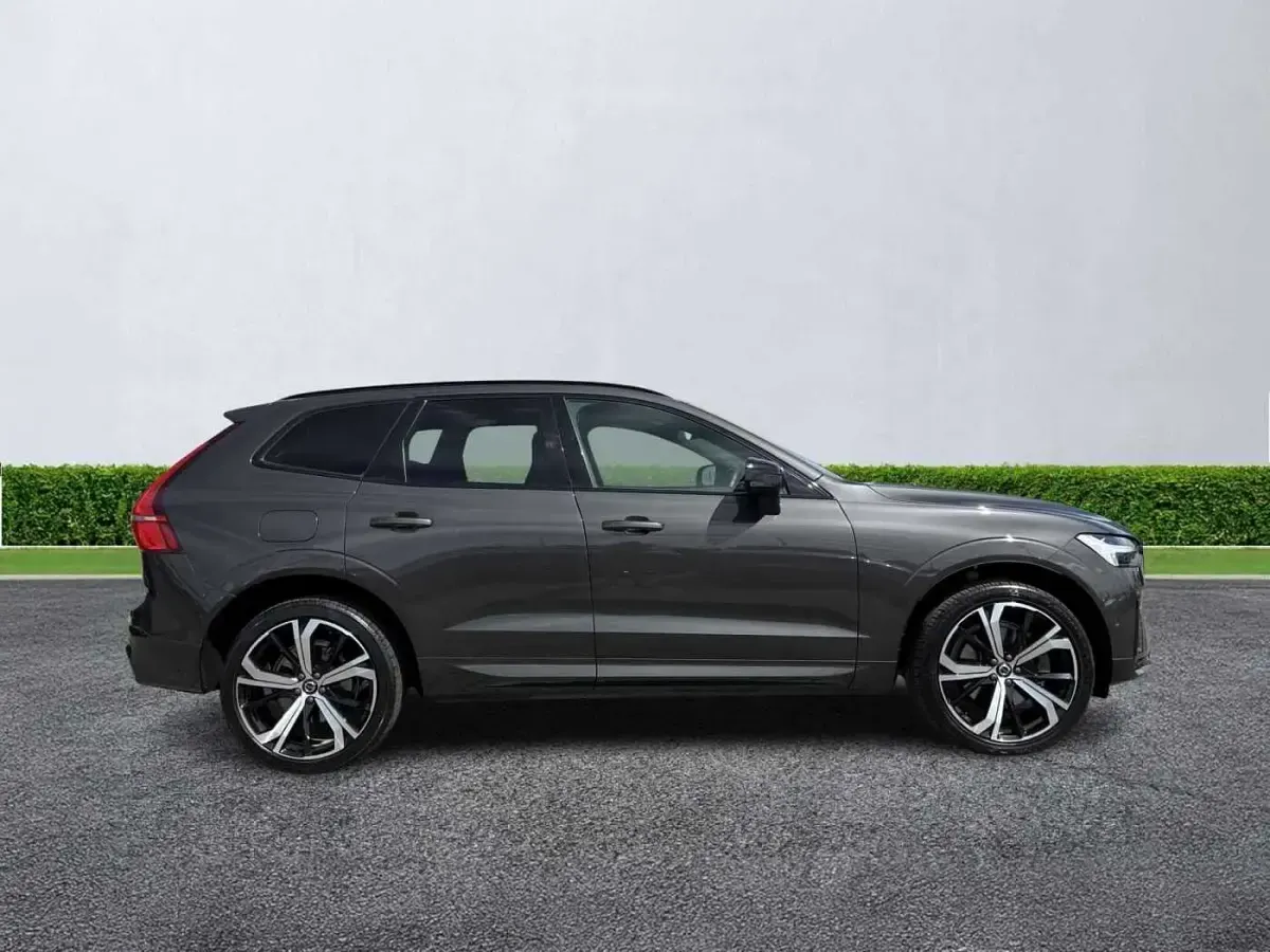 Used Volvo XC60 R-Design 250 HP (183 kW) 2022 Grey SUV