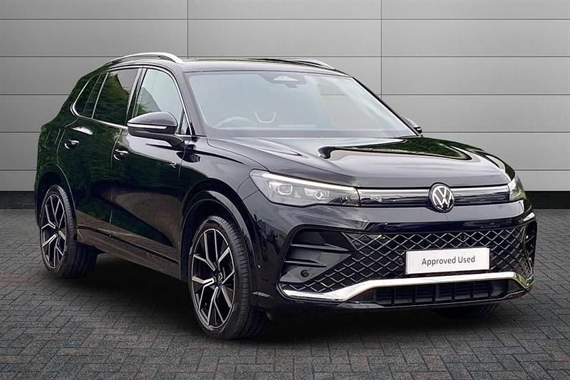 Grenadilla black Used 2025 VW Tiguan R-line SUV | £35,550 (Expensive) - Image 1/4