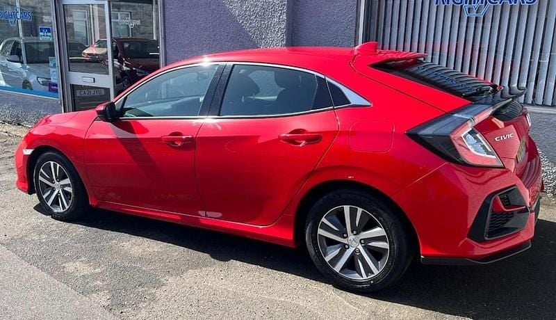 Used Honda Civic SE 2020 Red Hatchback