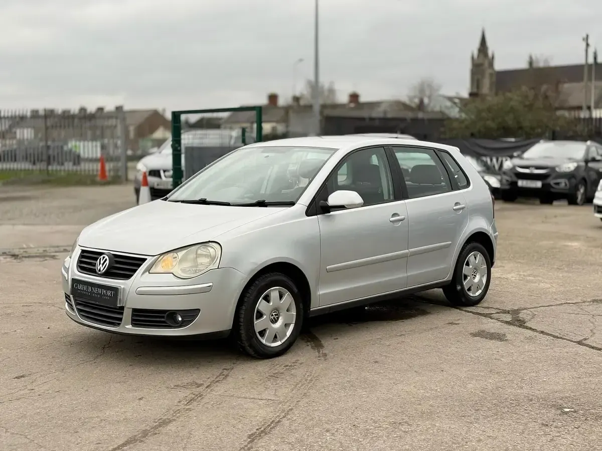 Used VW Polo S 80 HP (58 kW) 2005 Silver Hatchback