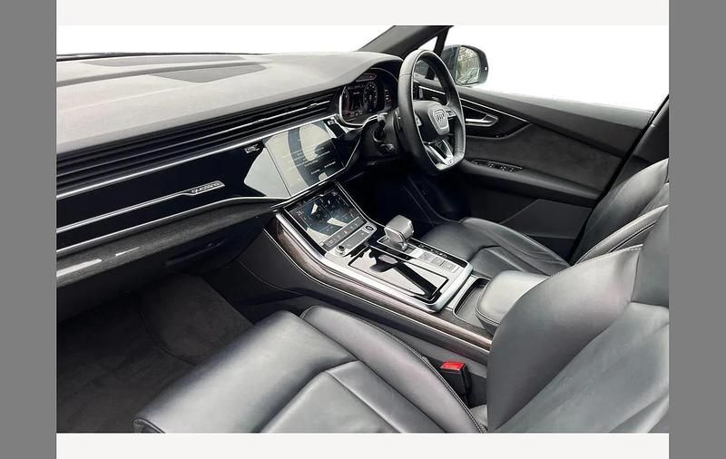 Used Audi Q7 Black Edition 340 HP (250 kW) 2022 Navarra blue SUV