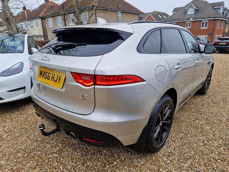 Used Jaguar F-Pace Supercharged 380 HP (279 kW) 2016 Gold SUV