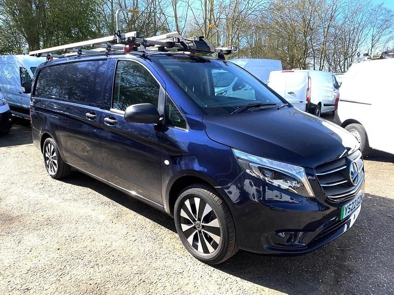 Used Mercedes e-Vito Progressive 85 kW (116 HP) 2022 Blue MPV