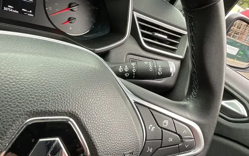 Used Renault Clio Play 101 HP (74 kW) 2020 White Hatchback