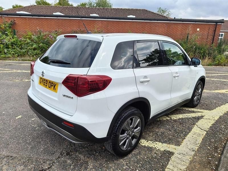 Used Suzuki Vitara SZ-T 140 HP (102 kW) 2019 White SUV