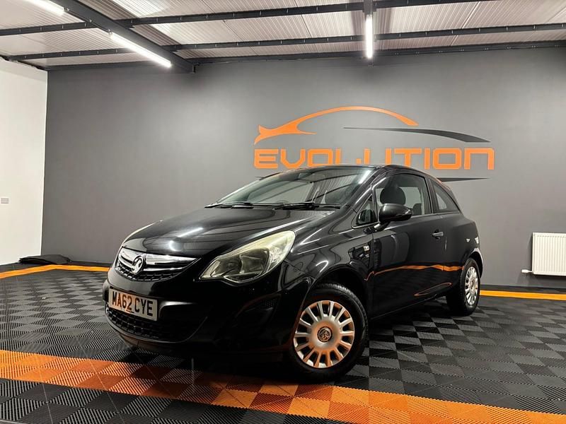 Used Vauxhall Corsa S 65 HP (47 kW) 2012 Black Hatchback