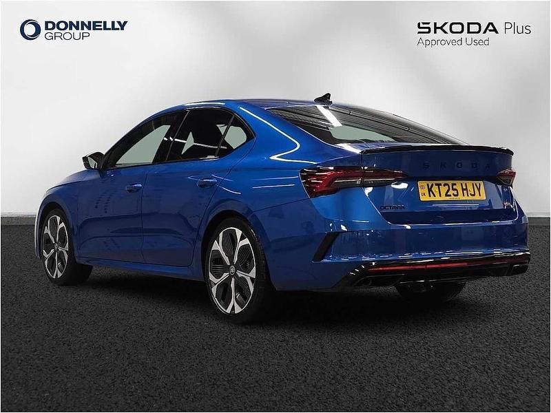 Used Skoda Octavia vRS 195 HP (143 kW) 2025 Race blue metallic Hatchback