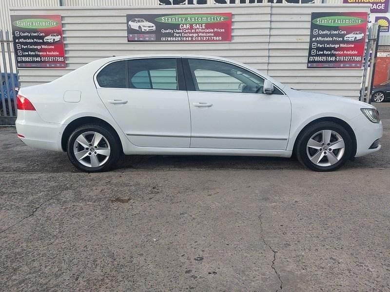 Used Skoda Superb LAURIN & KLEMENT 2014 White Hatchback