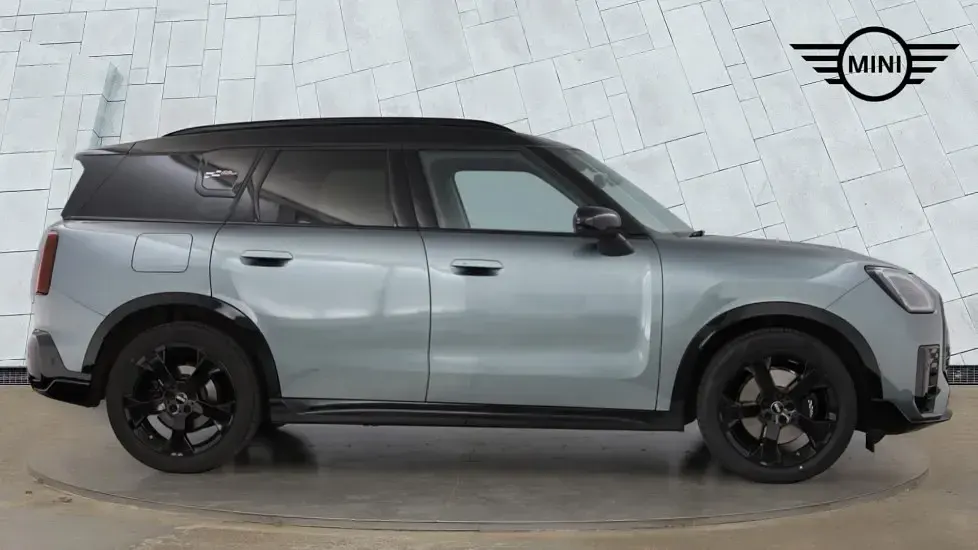 Used Mini Countryman 168 HP (123 kW) 2025 Green SUV