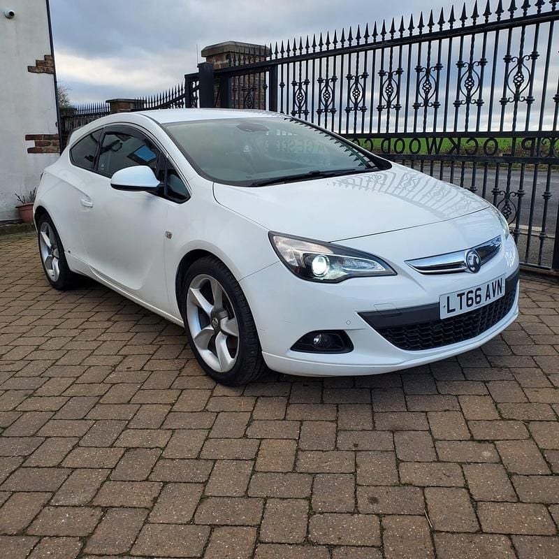 White Used 2016 Vauxhall Astra GTC SRi Hatchback | £2,995 (Good price) - Image 1/4