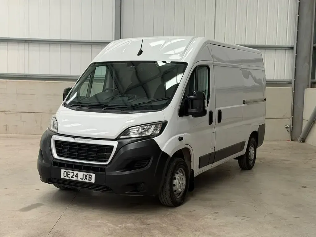 Used Peugeot Boxer Premium 140 HP (102 kW) 2024 White Van
