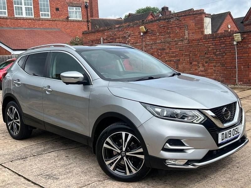 Silver Used 2019 Nissan Qashqai N-Connecta SUV | £11,995 (Good price) - Image 1/4