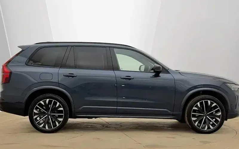 Used Volvo XC90 Ultra 250 HP (183 kW) 2025 Blue SUV