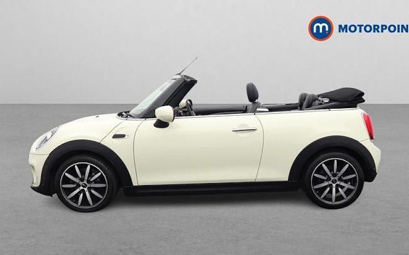 Used Mini Cooper Cabriolet Exclusive 136 HP (100 kW) 2019 White Cabriolet