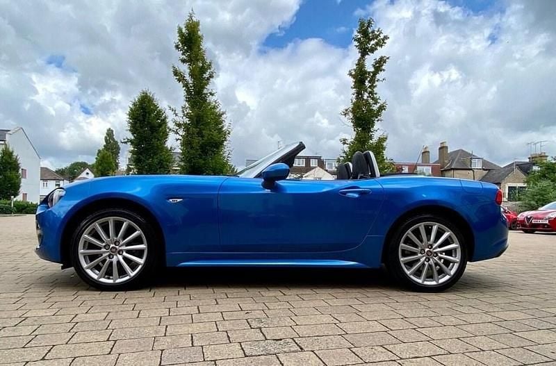 Used Fiat 124 Spider Lusso 2017 Blue Cabriolet