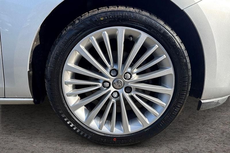 Used Vauxhall Astra Elite 150 HP (110 kW) 2019 Silver Hatchback