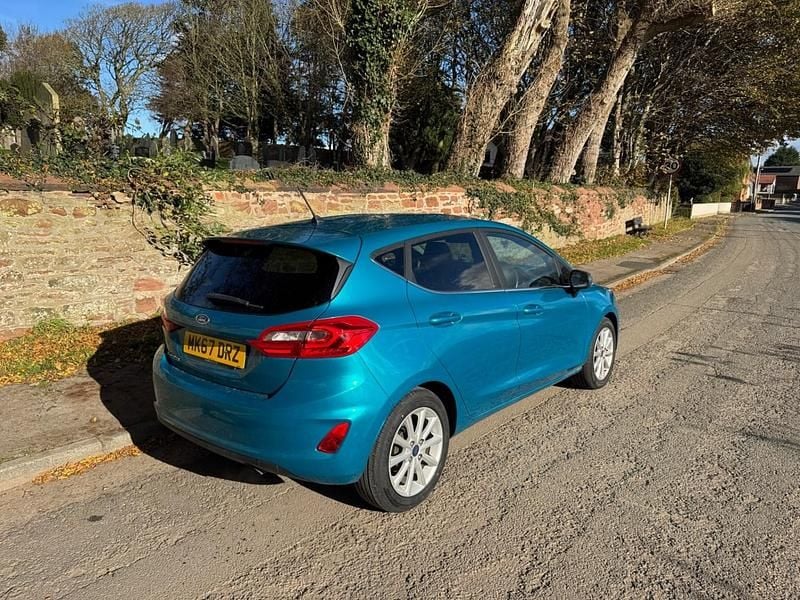 Used Ford Fiesta Titanium 100 HP (73 kW) 2017 Blue Hatchback