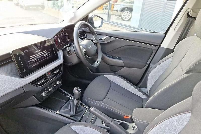 Used Skoda Kamiq SE 94 HP (69 kW) 2025 Black magic pearl effect SUV