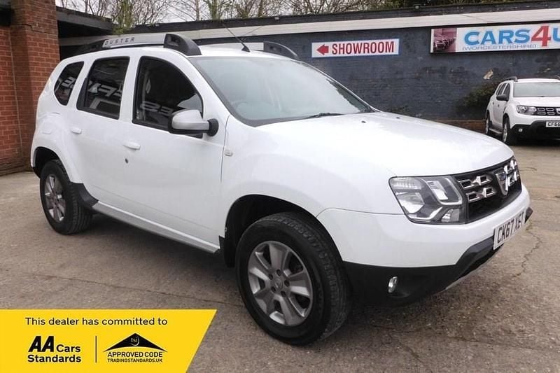 Used Dacia Duster Lauréate 110 HP (80 kW) 2017 White SUV