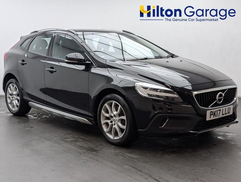 Used Volvo V40 Pro 152 HP (111 kW) 2017 Black Hatchback