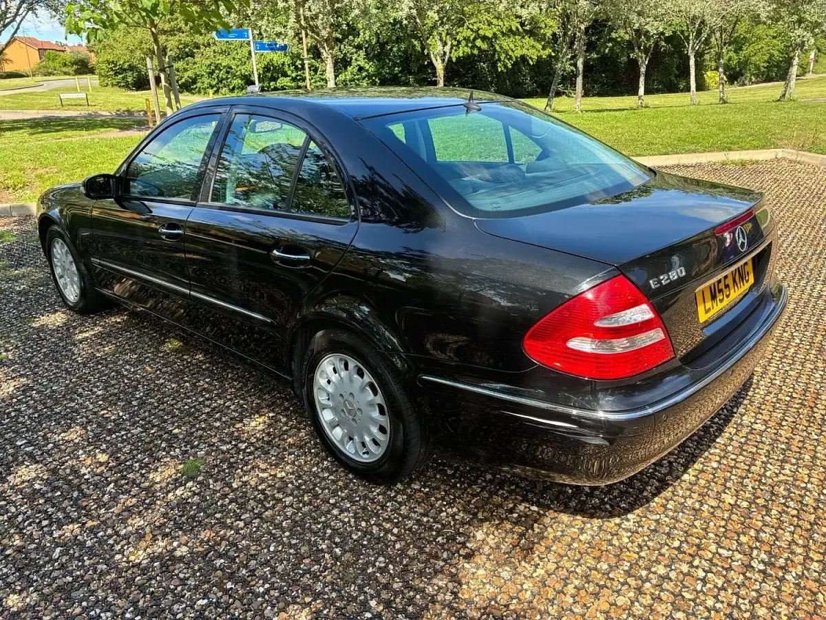 Used Mercedes E280 Elegance 2005 Black Sedan