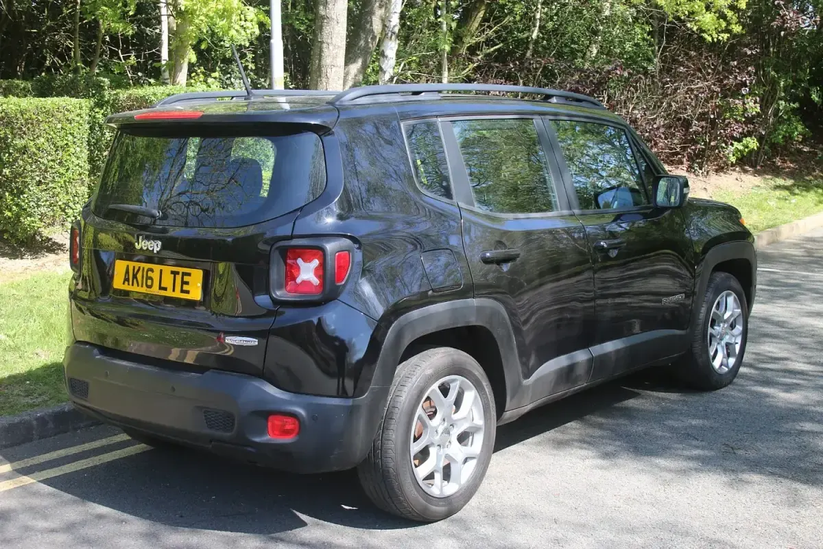 Used Jeep Renegade Longitude 120 HP (88 kW) 2016 Black SUV