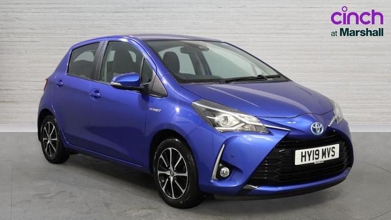 Used Toyota Yaris Hybrid 100 HP (73 kW) 2019 Blue