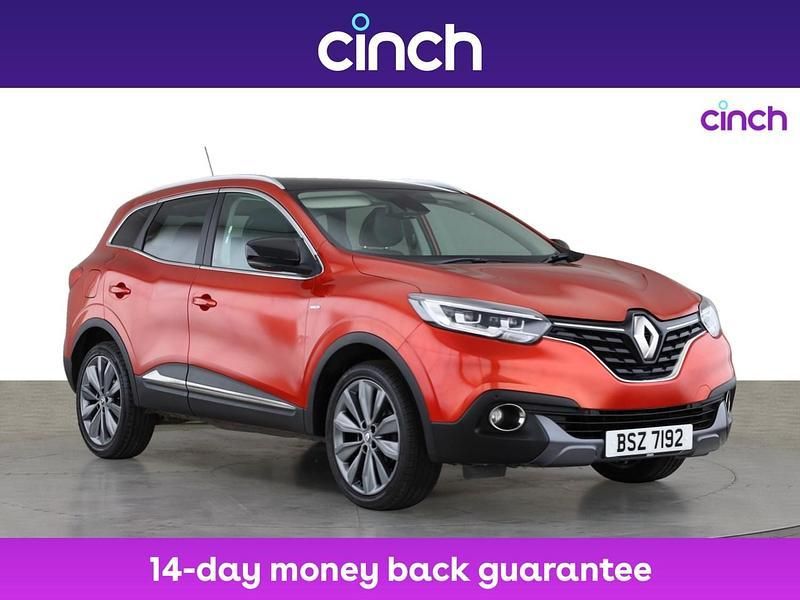Red Used 2018 Renault Kadjar Signature SUV | £11,599 (Fair price) - Image 1/3
