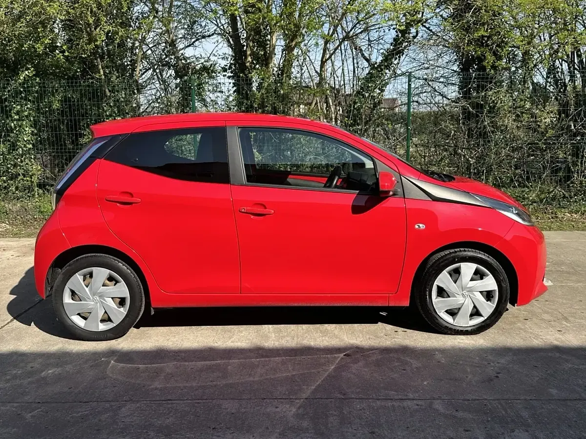 Used Toyota Aygo X-play 2018 Red Hatchback