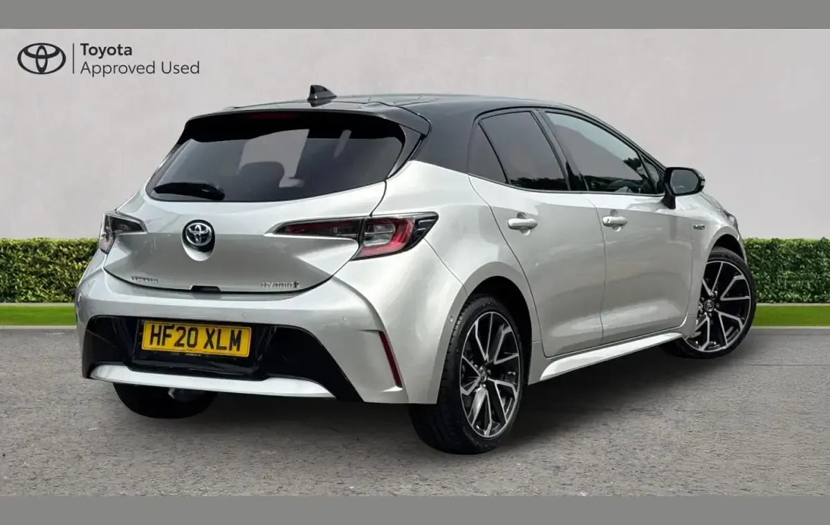 Used Toyota Corolla 122 HP (89 kW) 2020 Silver Hatchback