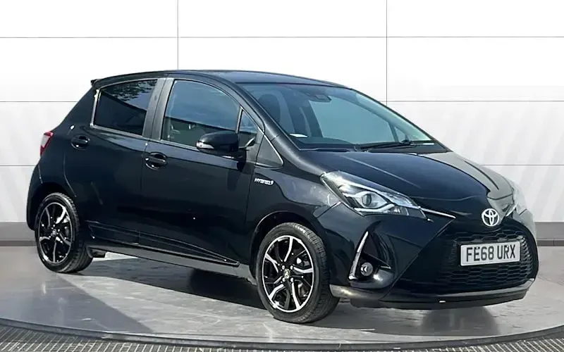 Used Toyota Yaris Design 101 HP (74 kW) 2018 Hatchback