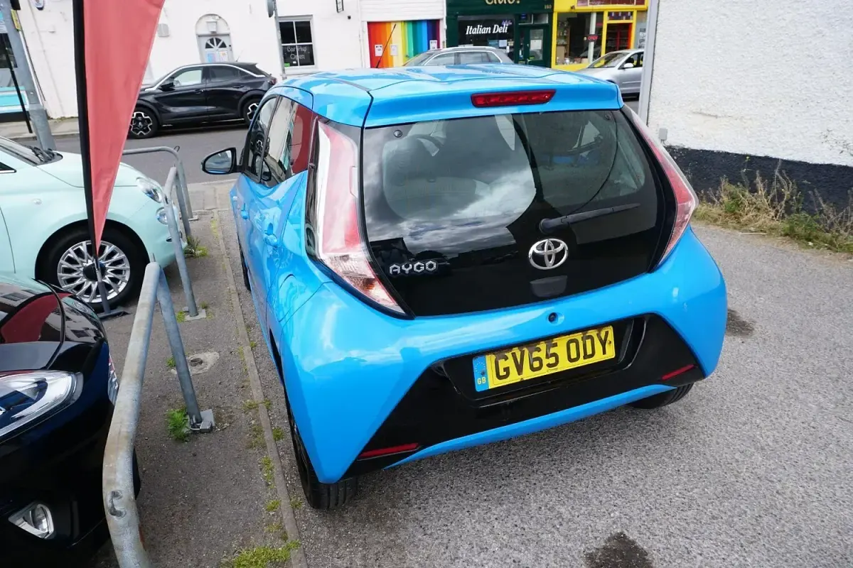 Used Toyota Aygo X-cite 69 HP (50 kW) 2016 Blue Hatchback