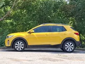 Used Kia Stonic 99 HP (72 kW) 2023 Yellow SUV