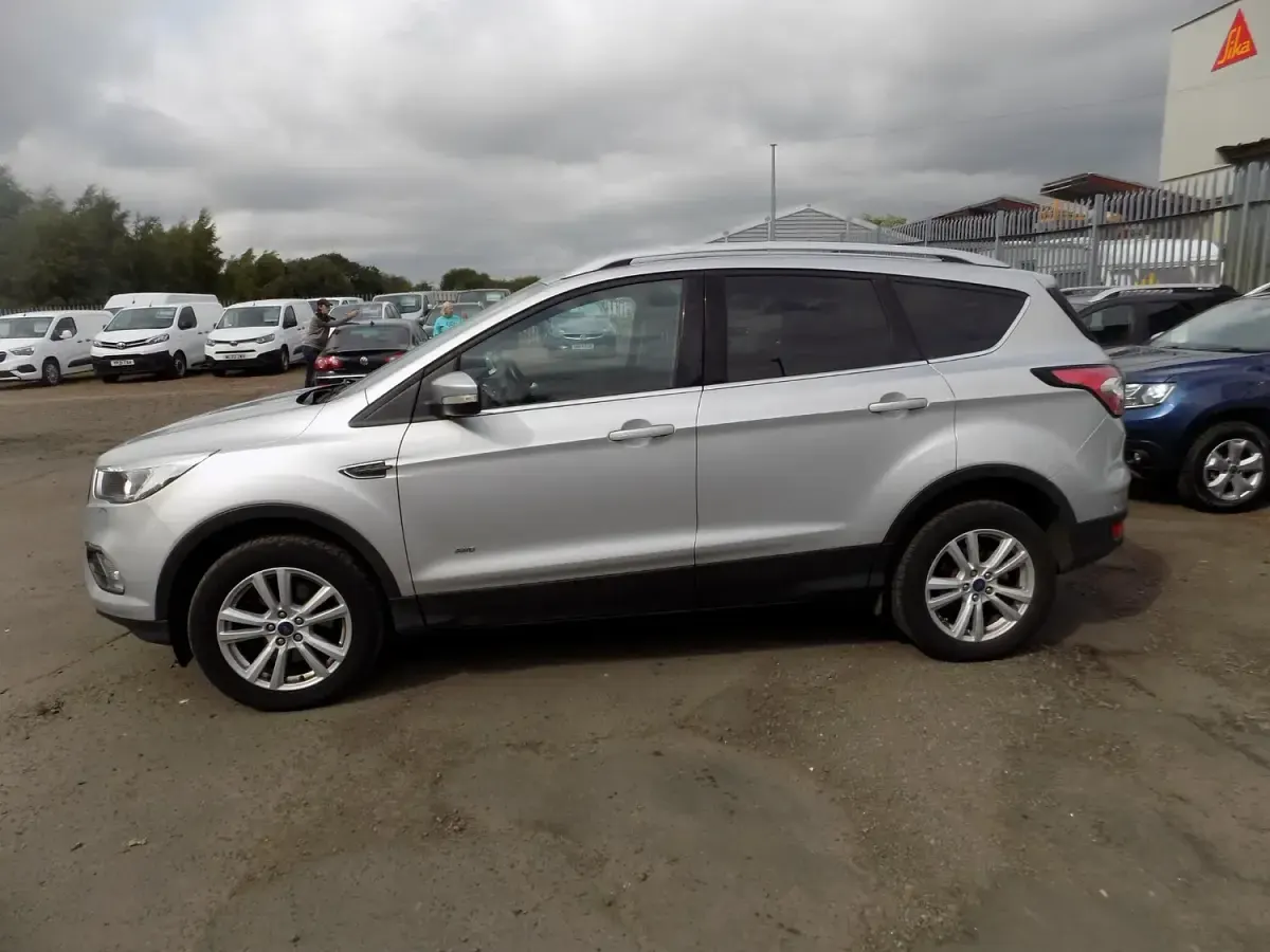 Used Ford Kuga Zetec 150 HP (110 kW) 2017 Silver SUV